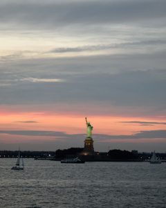 Statua della Libertà tramonto